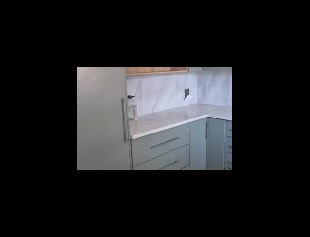 4 BEDROOM HOUSE FOR SALE IN LEONDALE